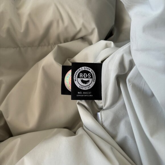 Aritzia TNA the Mega Puff Short Jacket - Picture 10 of 14